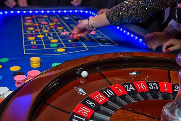 Cara bermain Bingo di Ice Fishing — kartu bingo digital dengan penandaan otomatis dan sistem RNG terpercaya